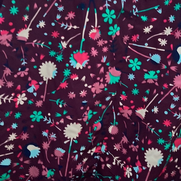 Purple cardigan Lula roe with flowers - Picture 3 of 4